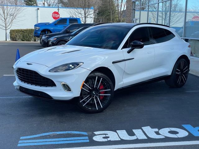 Used 2023 Aston Martin DBX image 10