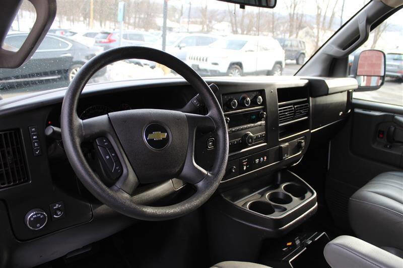 Used 2022 Chevrolet Express 2500 w/ Driver Convenience Package image 14