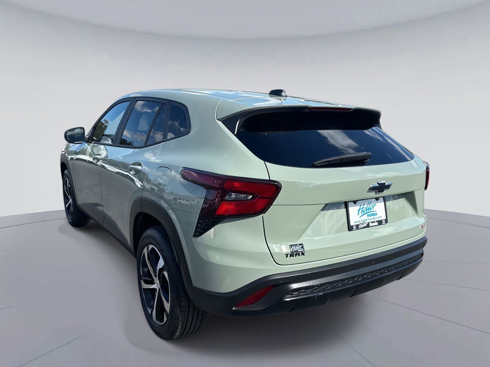 Used 2024 Chevrolet Trax RS w/ Driver Confidence Package image 6