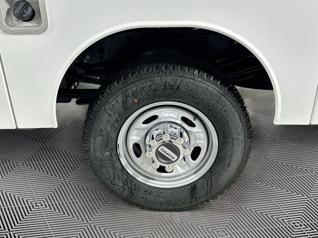 New 2026 Ford F350 XL w/ XL Chrome Package AWD/4WD image 15