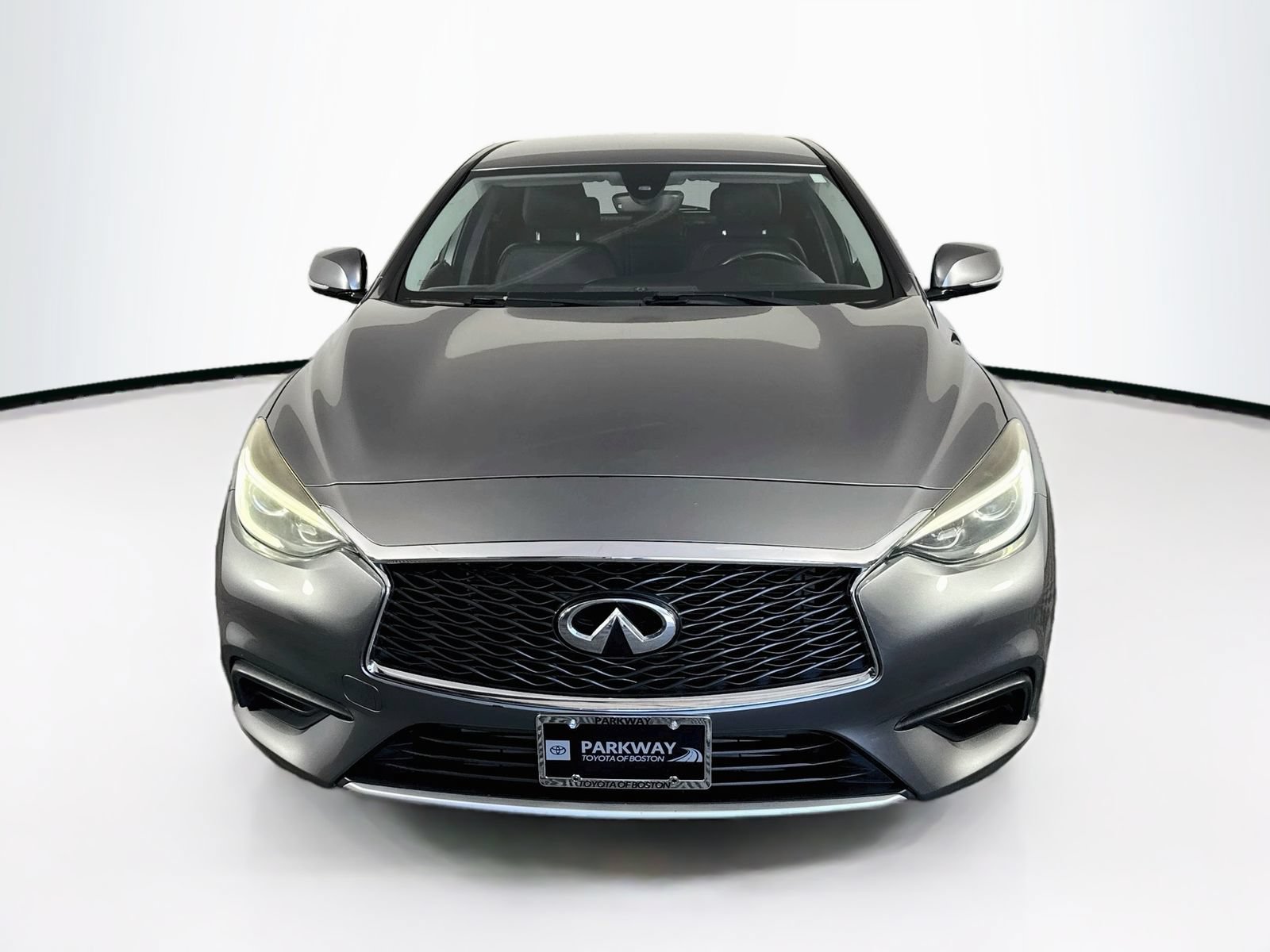Used 2018 INFINITI QX30 w/ Cargo Package FWD image 2