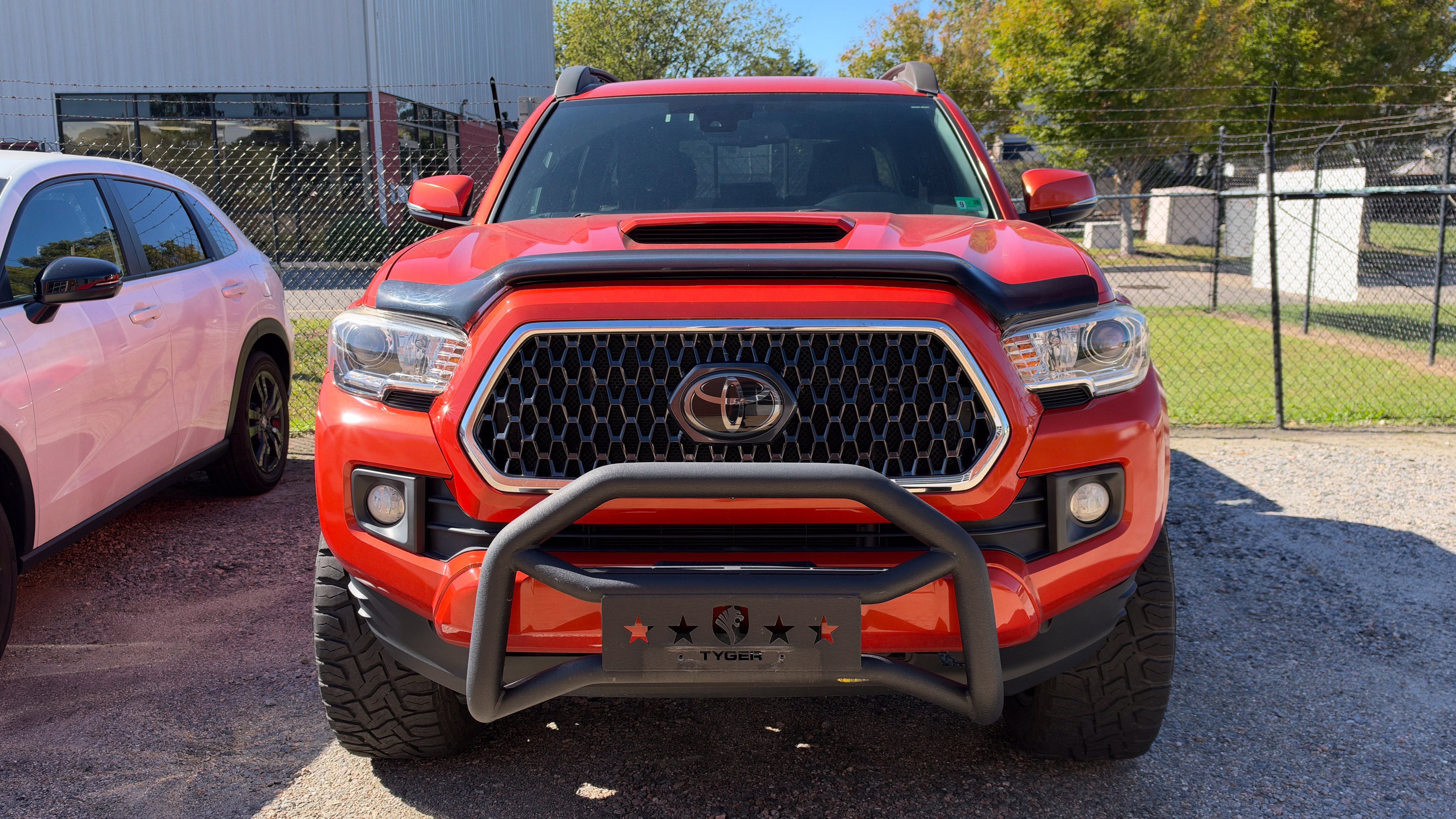 Used 2018 Toyota Tacoma TRD Sport AWD/4WD image 12