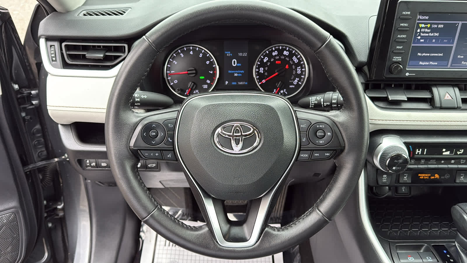 Used 2022 Toyota RAV4 XLE image 14