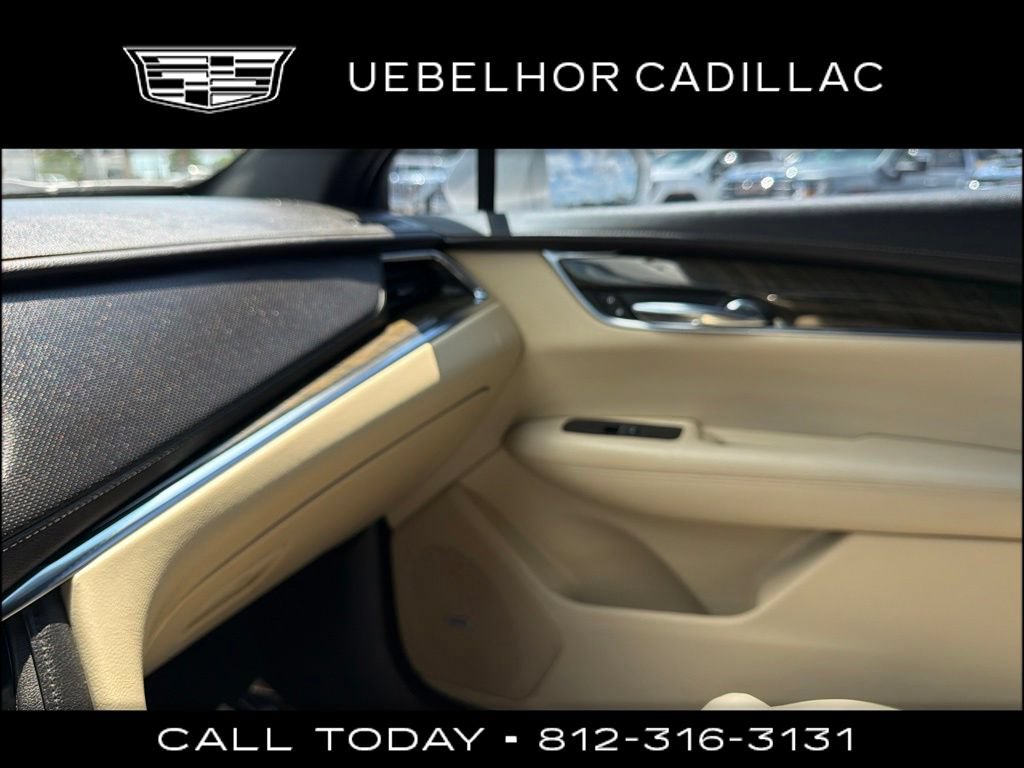 Used 2017 Cadillac XT5 FWD image 31