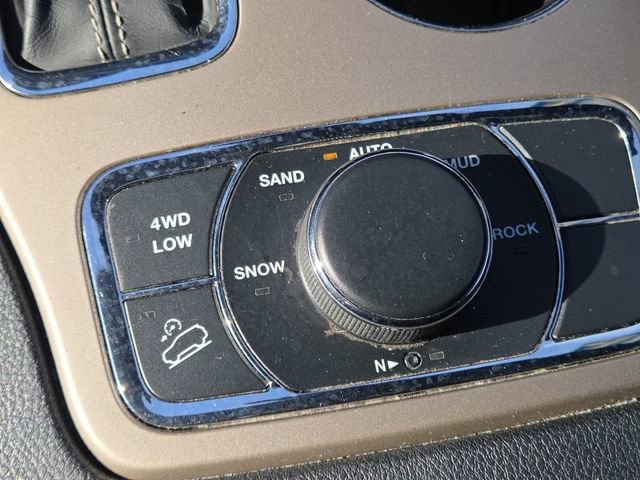 Used 2016 Jeep Grand Cherokee Limited image 9