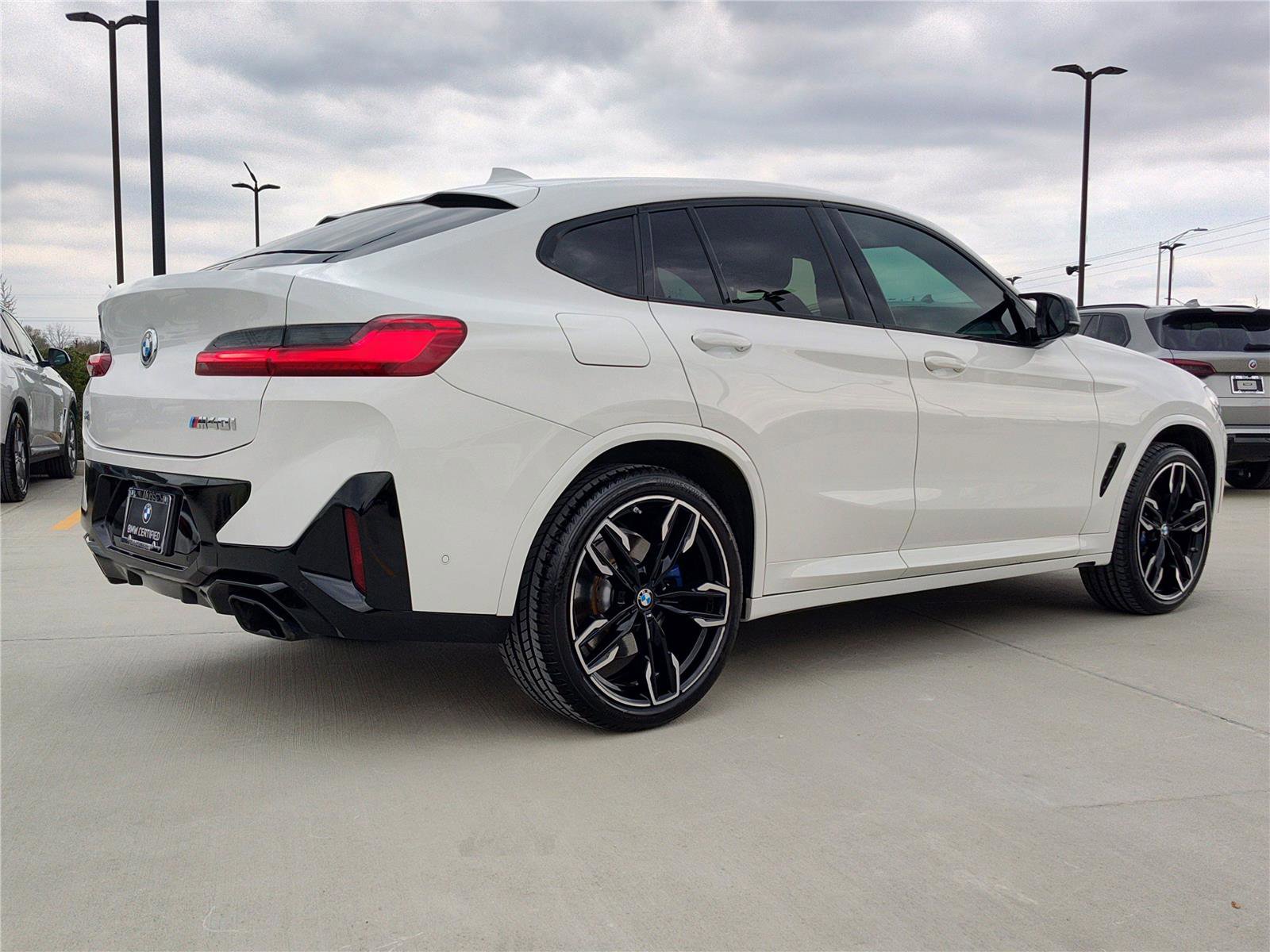 Certified 2024 BMW X4 M40i w/ Premium Package AWD/4WD image 9