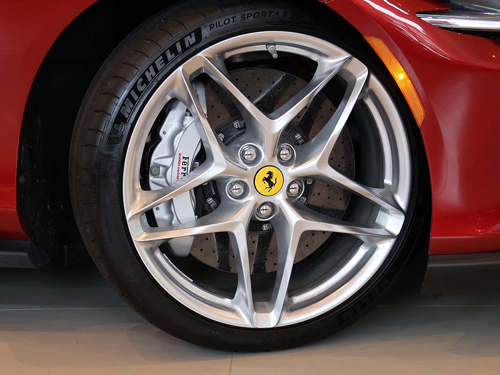 Certified 2022 Ferrari Roma RWD image 9