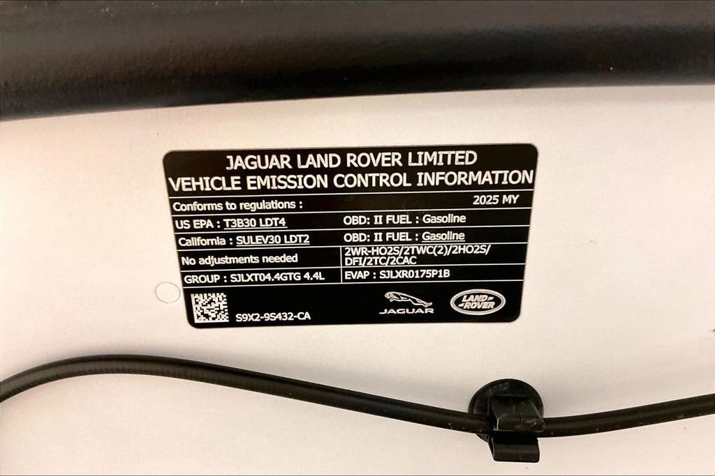 Used 2025 Land Rover Range Rover SE image 31