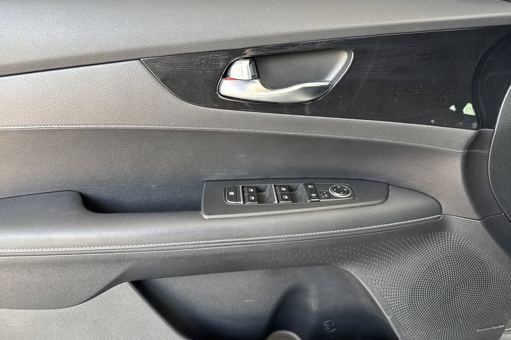 Used 2024 Kia Forte GT-Line w/ GT-Line Premium Package FWD image 11