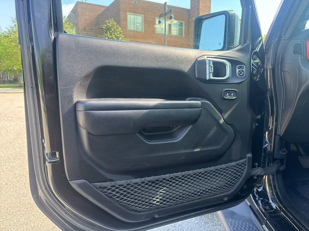Used 2021 Jeep Gladiator Rubicon w/ Cold Weather Group AWD/4WD image 12
