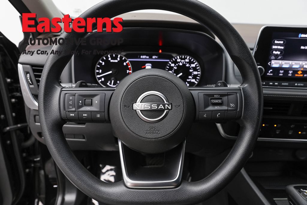 Used 2023 Nissan Rogue S AWD/4WD image 11