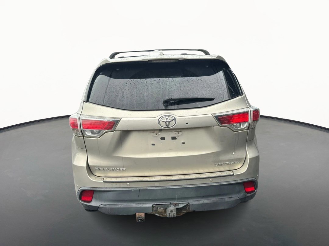 Used 2016 Toyota Highlander Limited AWD/4WD image 4