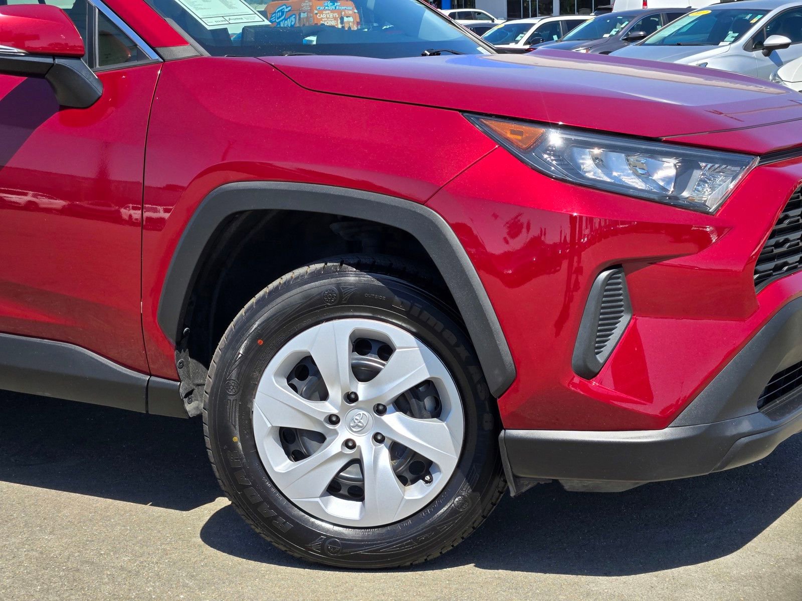 Used 2021 Toyota RAV4 LE FWD image 9