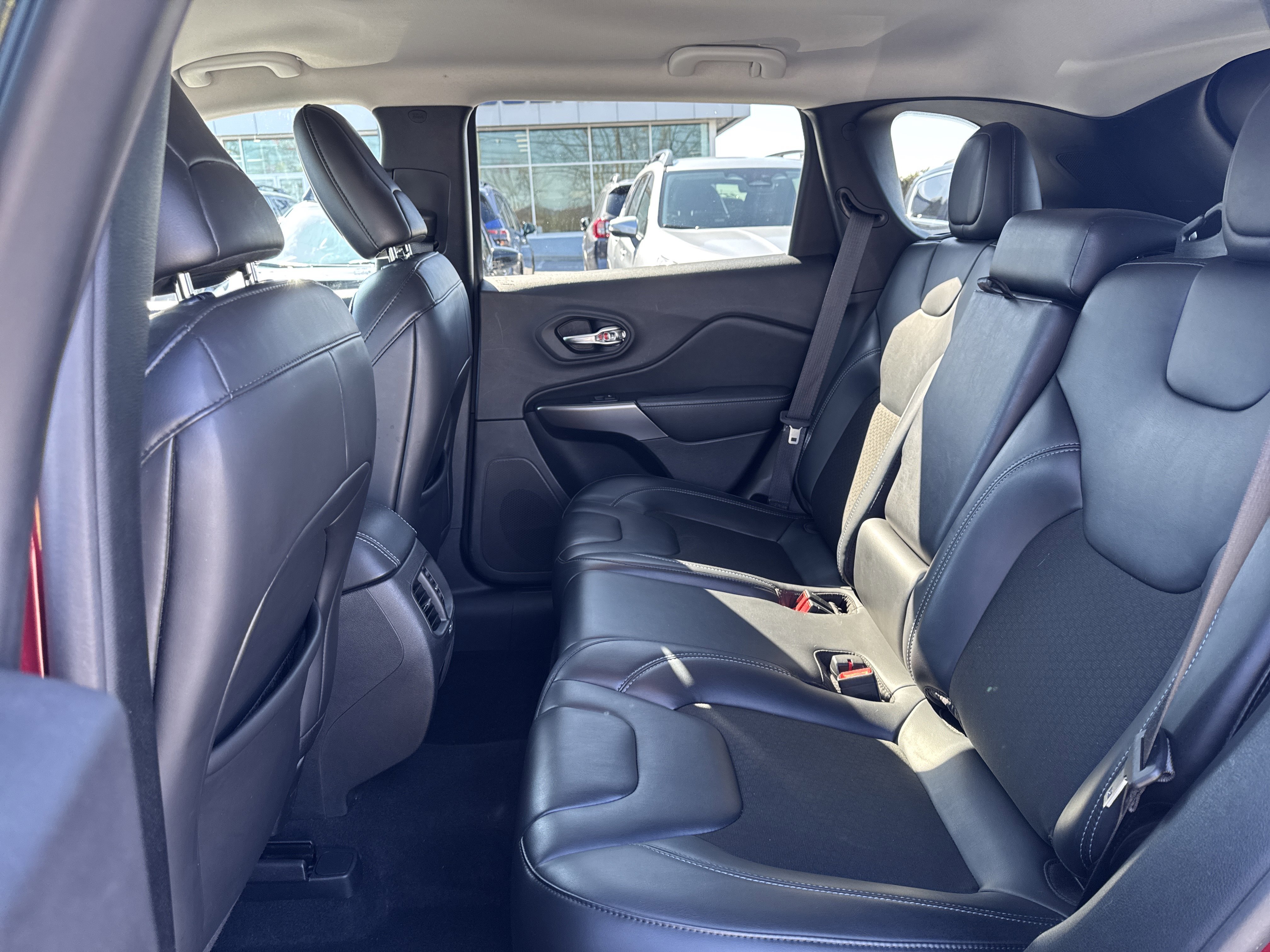 Used 2020 Jeep Cherokee Latitude Plus w/ Cold Weather Group image 14