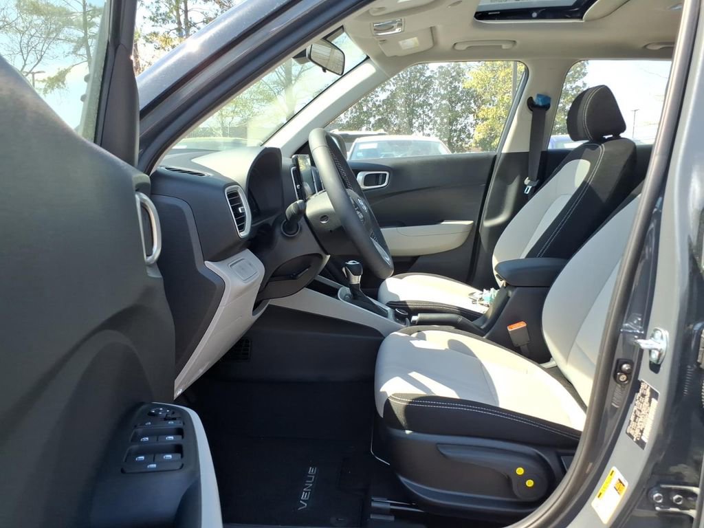 New 2026 Hyundai Venue SEL image 15