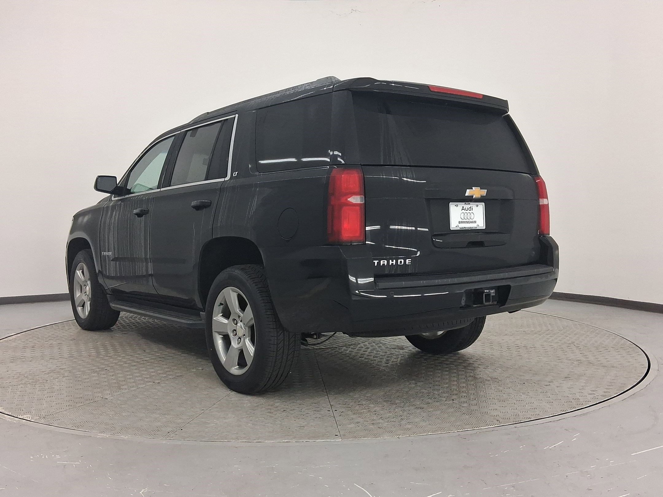 Used 2017 Chevrolet Tahoe LT image 3