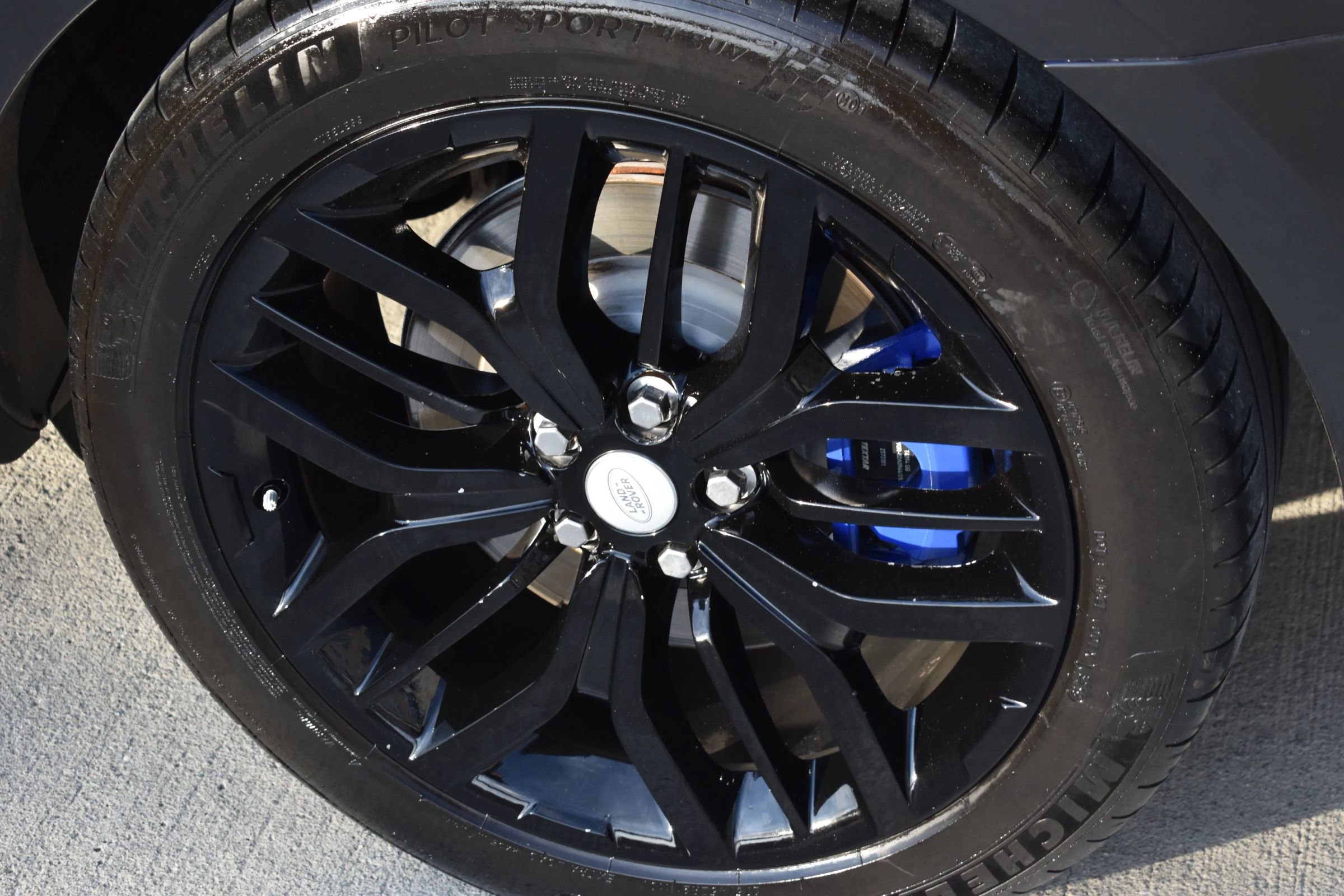 Used 2017 Land Rover Range Rover Sport SVR image 9