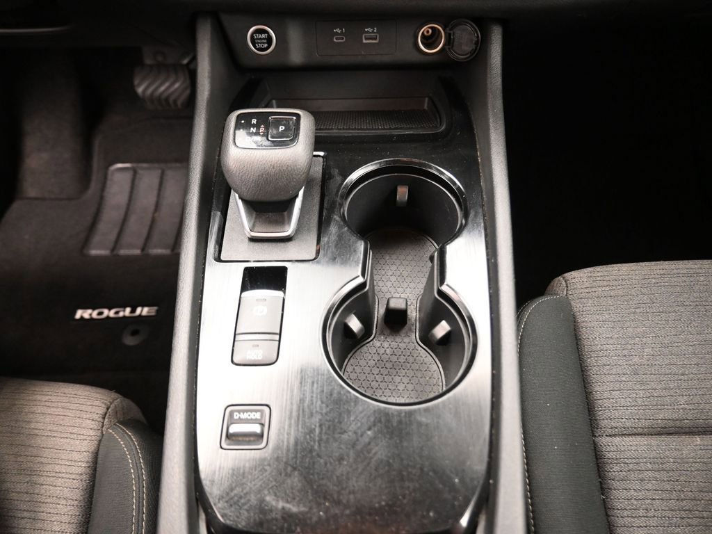 Used 2023 Nissan Rogue SV image 9