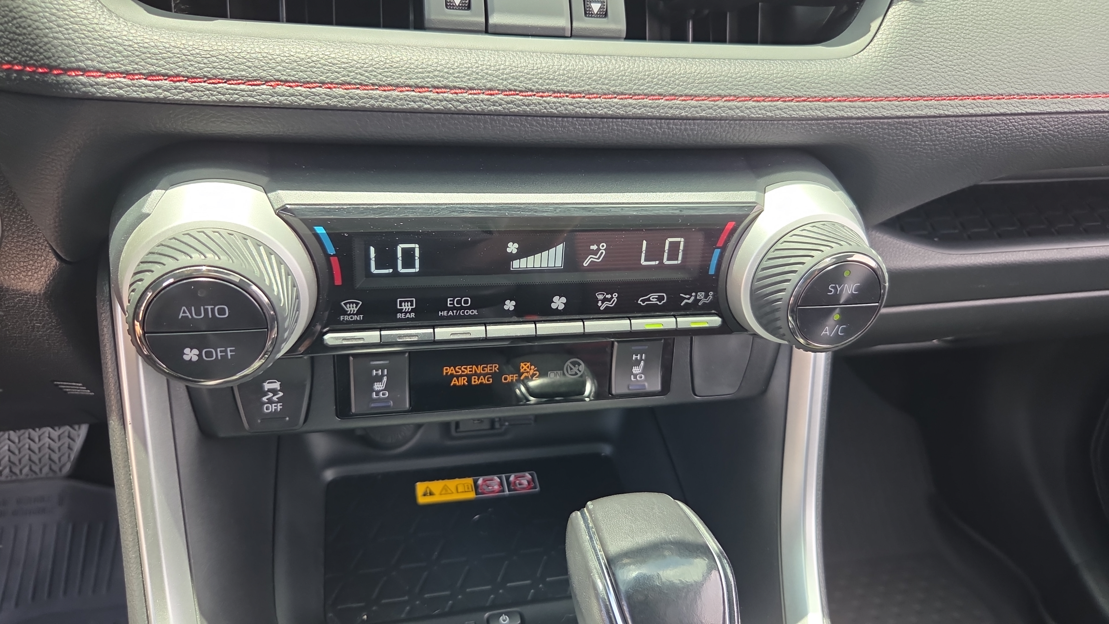 Certified 2022 Toyota RAV4 XSE w/ Weather Package AWD/4WD image 13