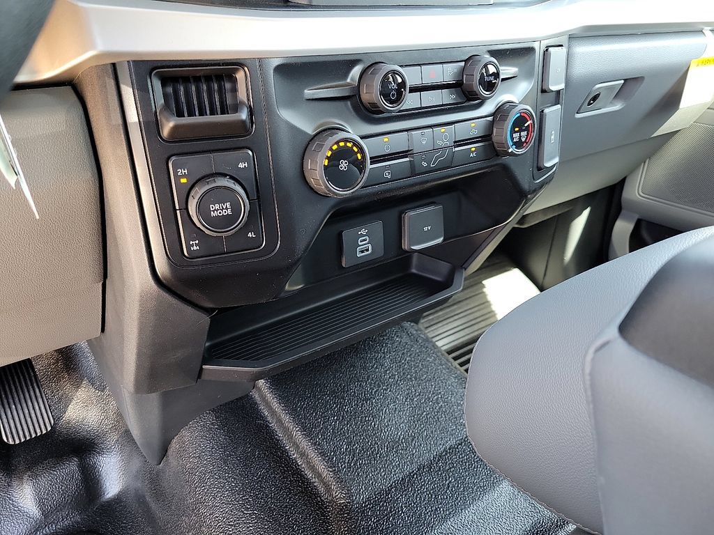 New 2026 Ford F250 XL w/ XL Off-Road Package AWD/4WD image 25