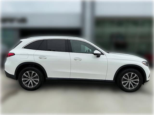 Used 2025 Mercedes-Benz GLC 300 image 9