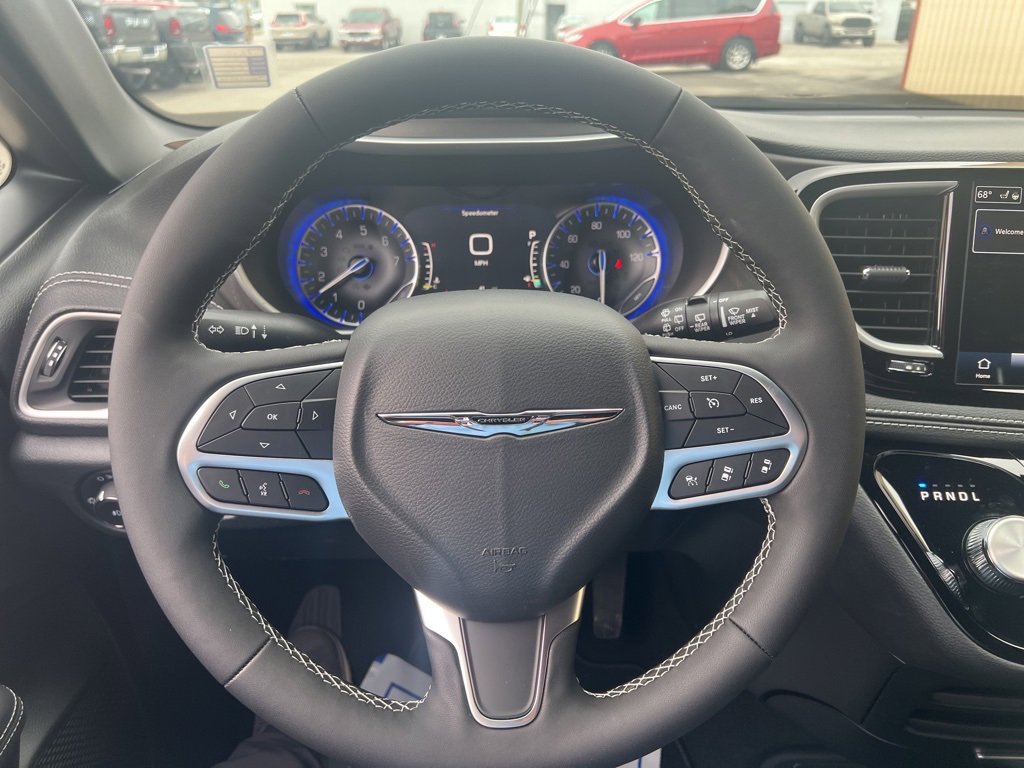 New 2025 Chrysler Pacifica Select image 14