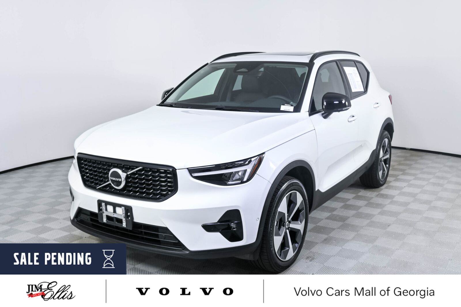 Certified 2023 Volvo XC40 B5 Plus w/ Climate Package