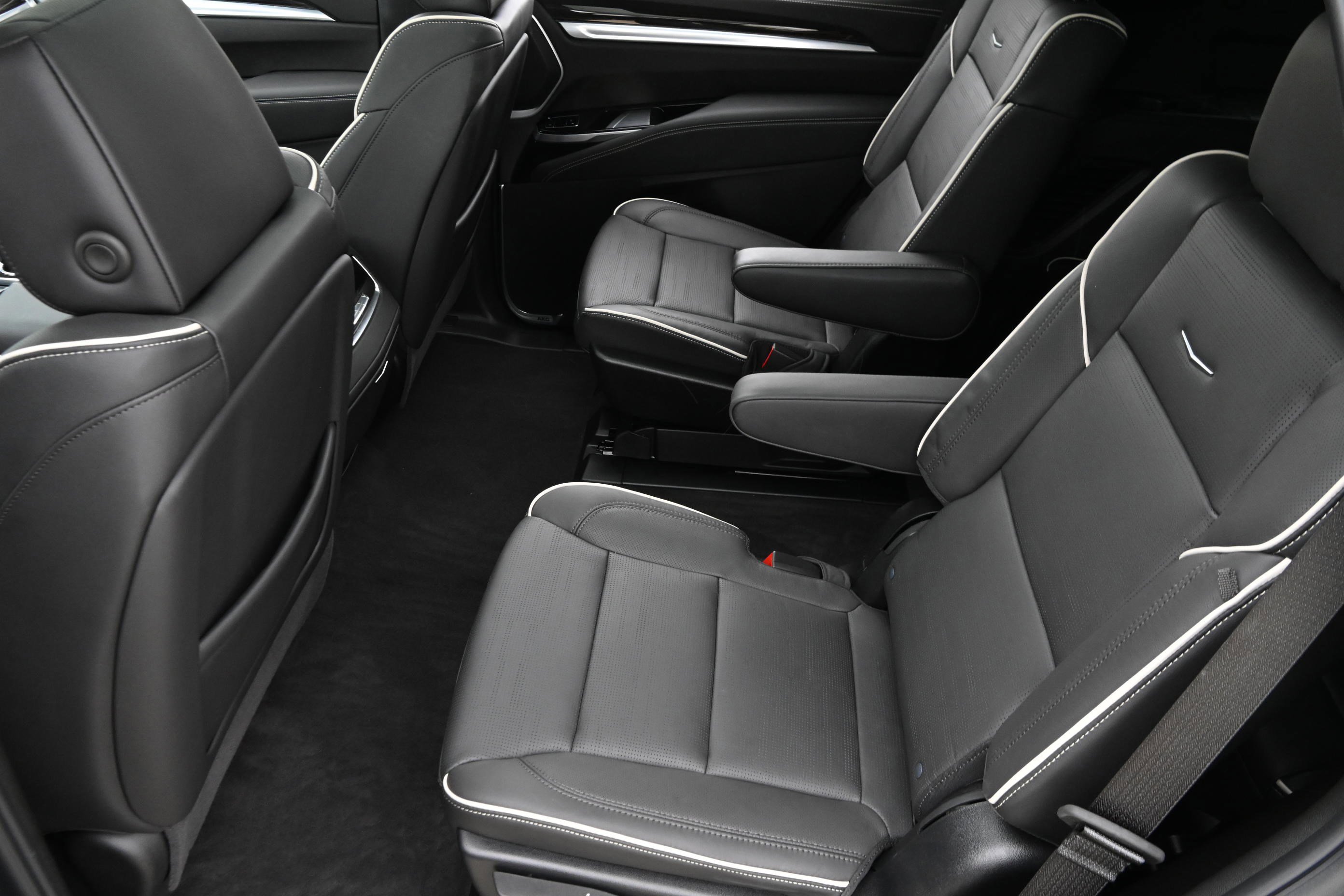 Used 2026 Cadillac Escalade Luxury image 13