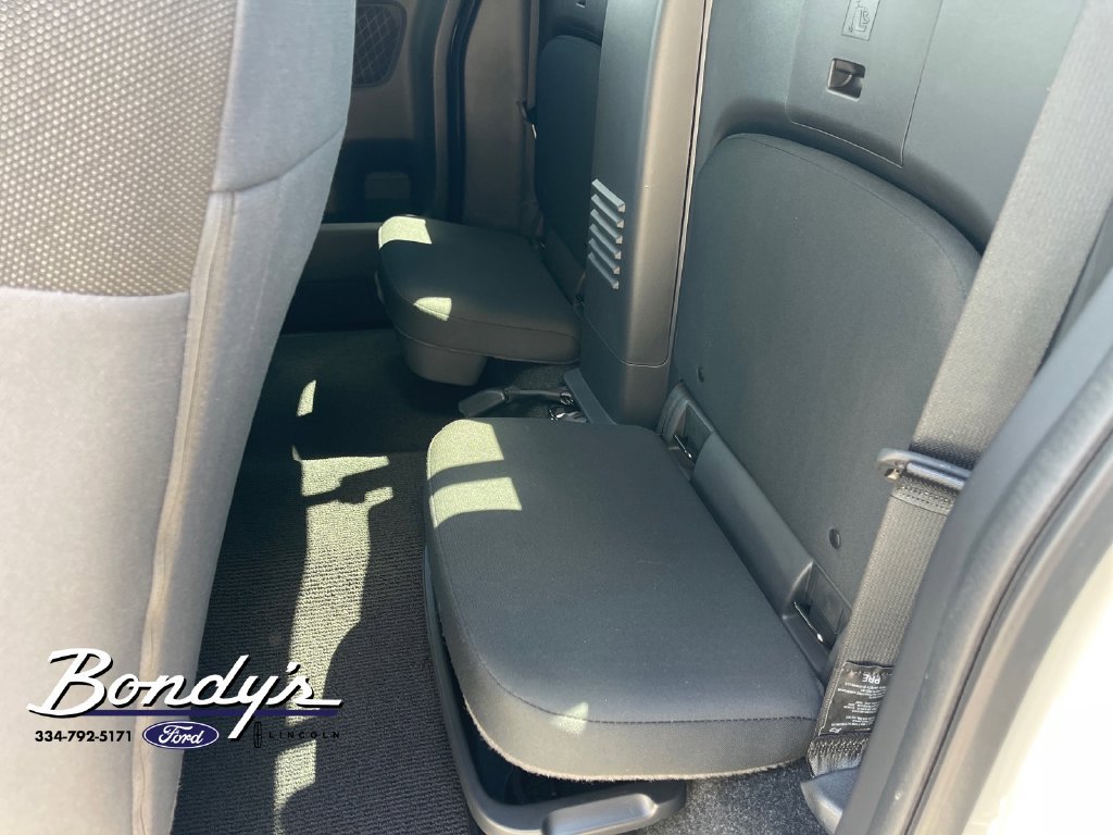 Used 2025 Nissan Frontier SV RWD image 11