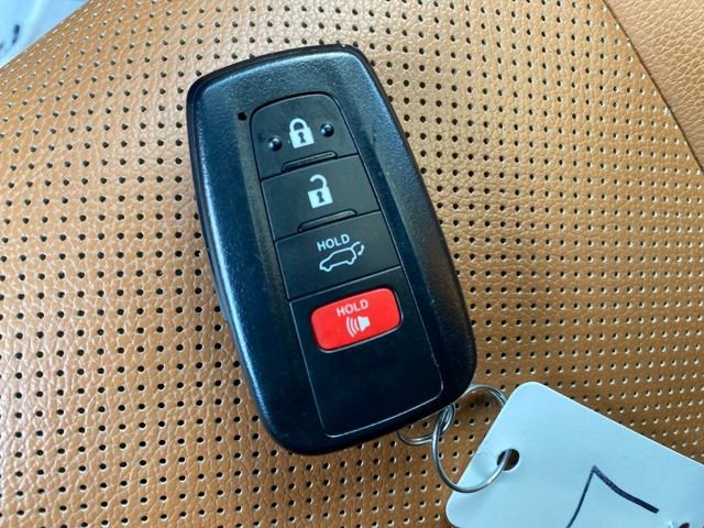 Used 2020 Toyota Highlander Platinum image 25