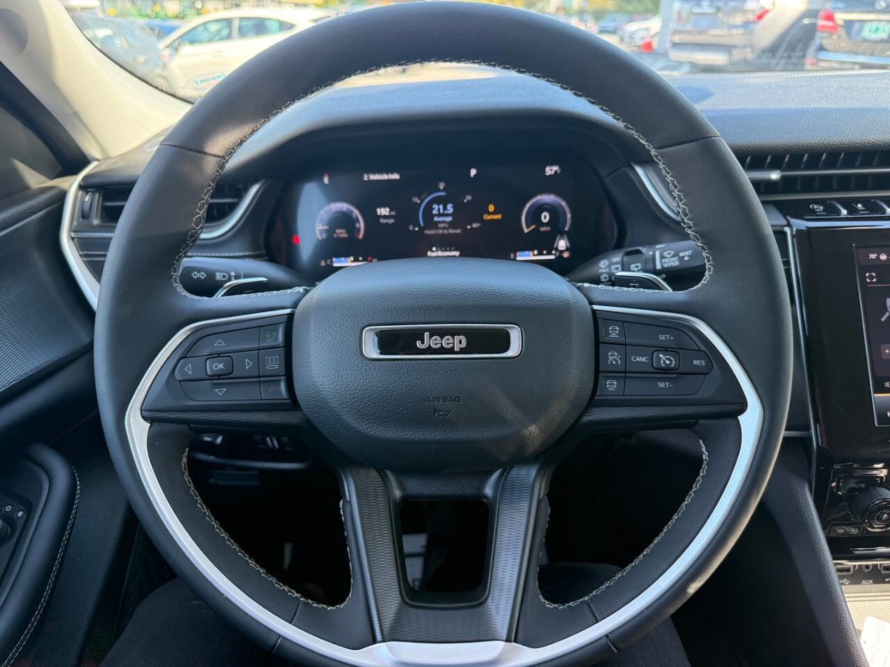 Used 2023 Jeep Grand Cherokee Laredo w/ Luxury Tech Group I image 29