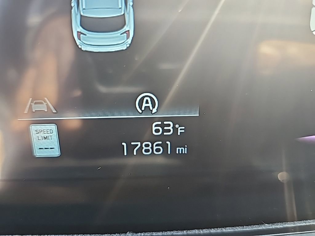 Used 2025 Kia Telluride S image 17