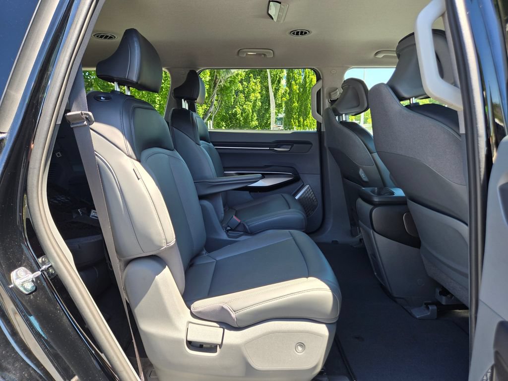 Certified 2024 Kia EV9 Light Long Range RWD image 13