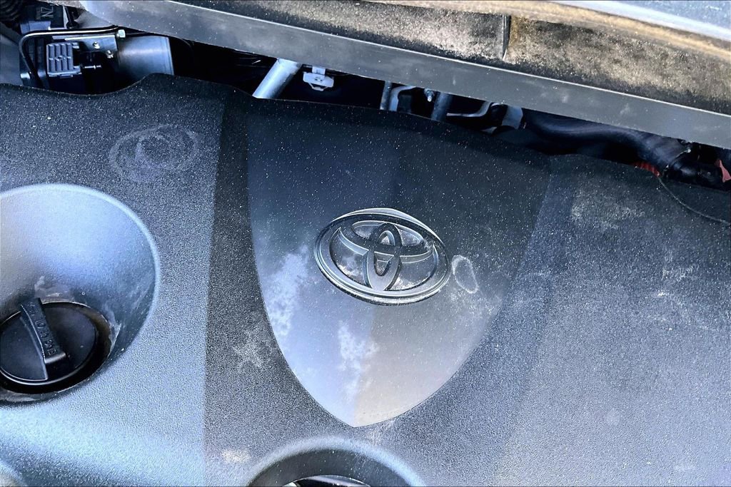 Used 2024 Toyota Sienna LE FWD image 30