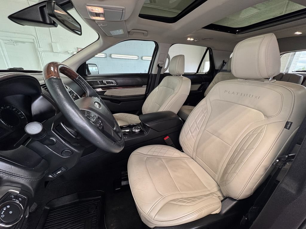 Used 2019 Ford Explorer Platinum AWD/4WD image 13