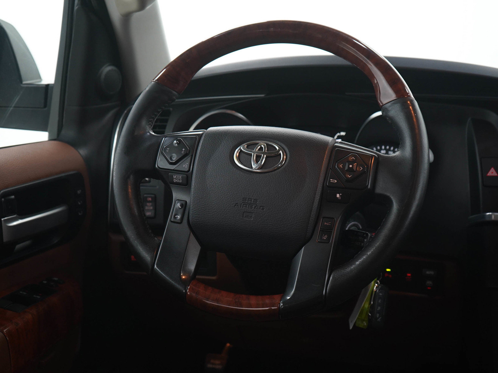 Used 2019 Toyota Sequoia Platinum AWD/4WD image 23