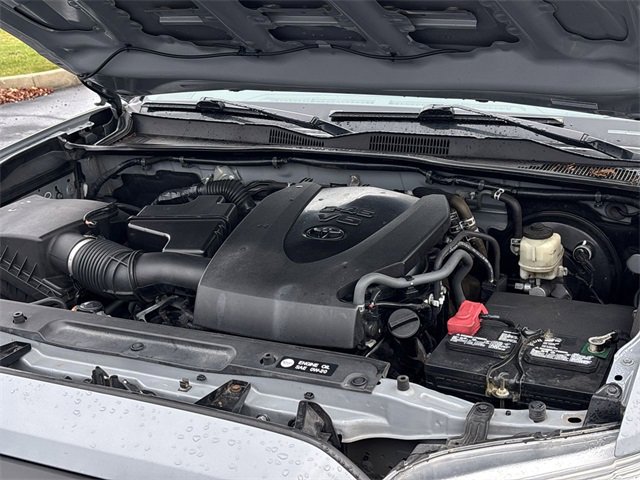 Used 2018 Toyota Tacoma TRD Sport image 19