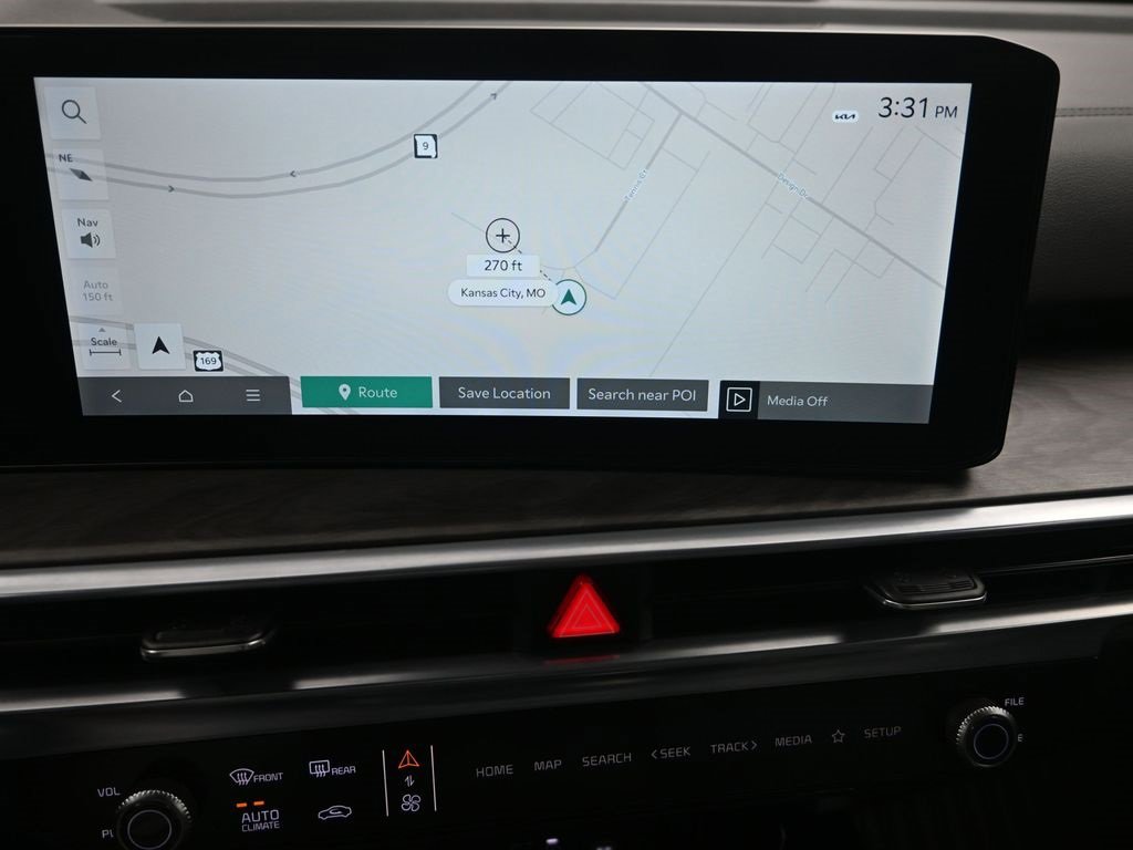 Certified 2025 Kia Sorento SX Prestige w/ Sage Leather Package image 18