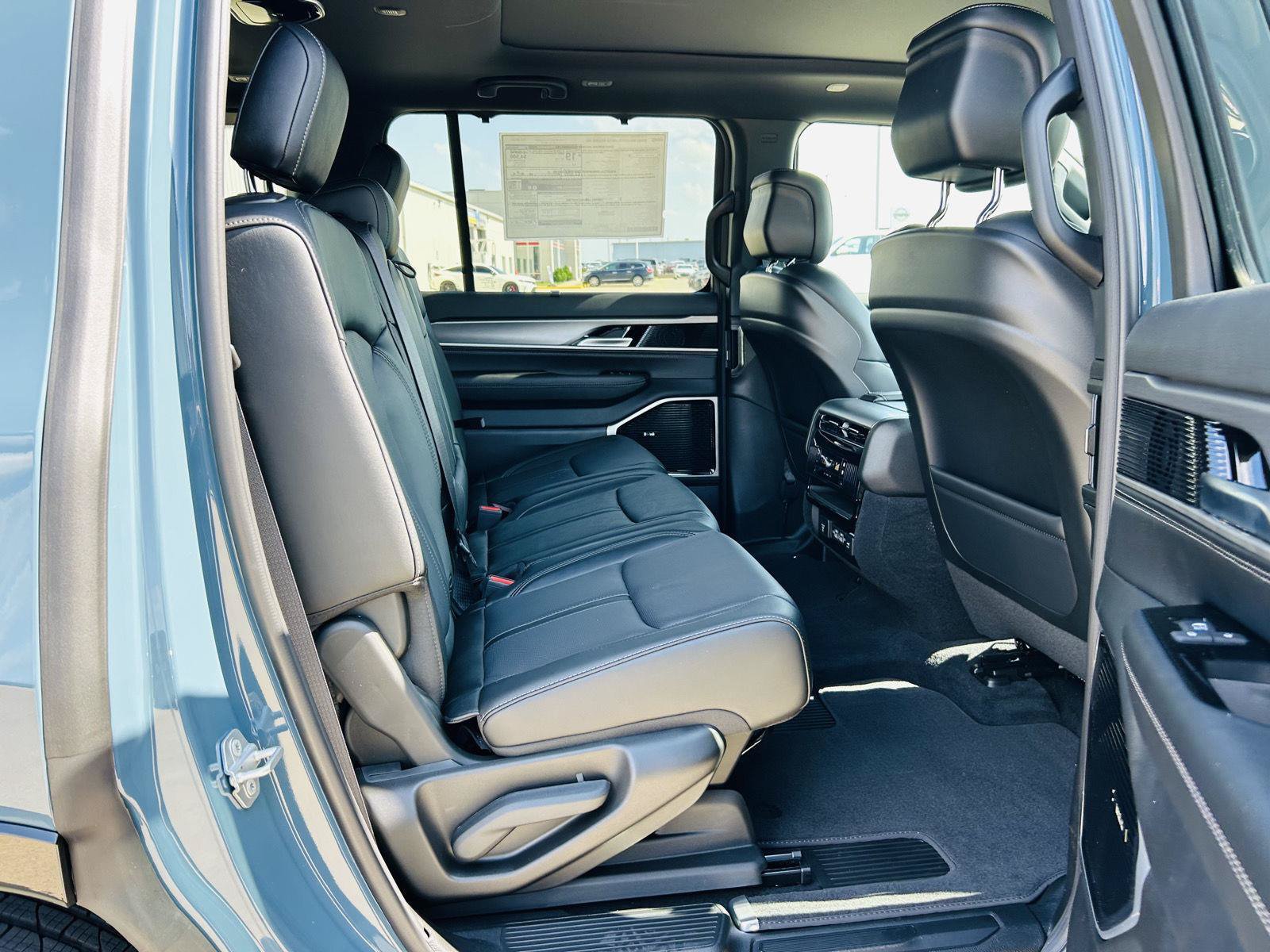 New 2026 Jeep Grand Wagoneer Limited AWD/4WD image 39