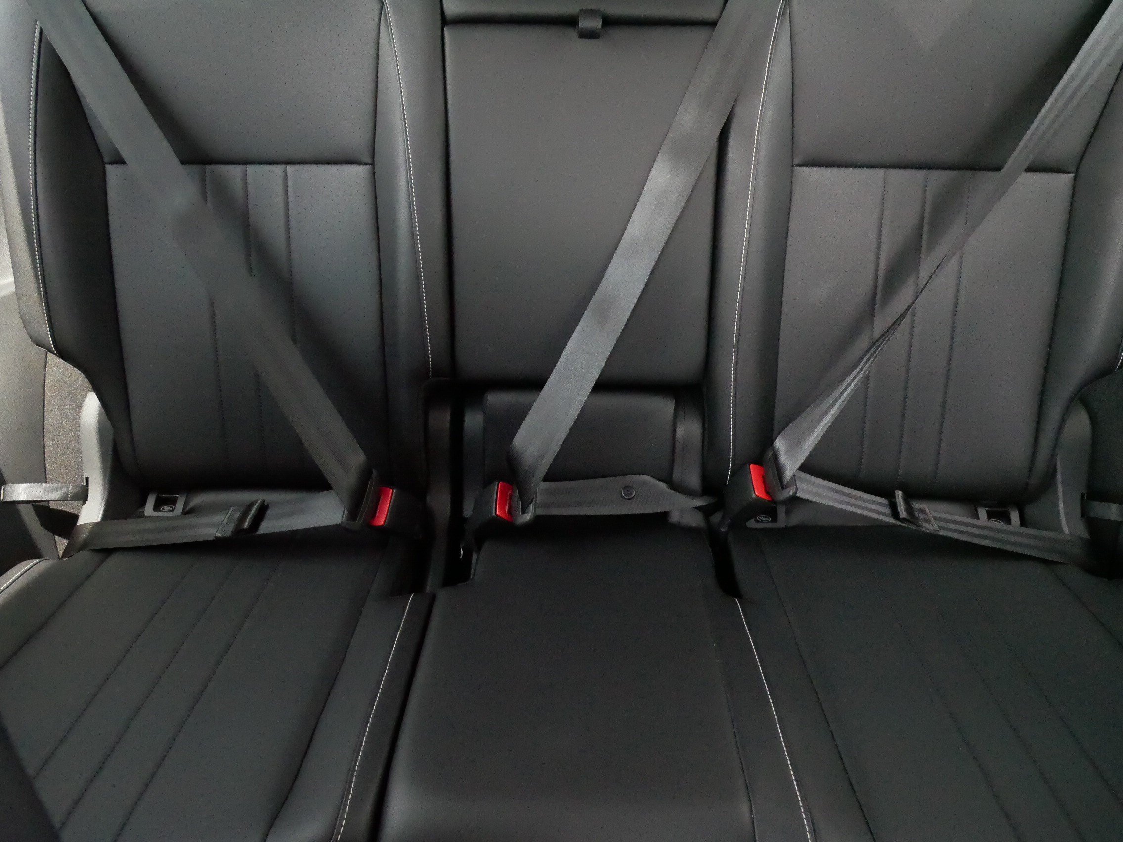 Used 2024 Volkswagen Tiguan SE AWD/4WD image 13