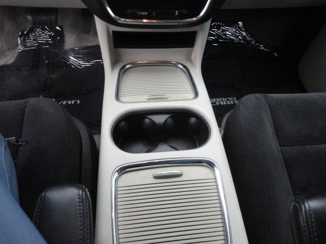 Used 2015 Dodge Grand Caravan SXT image 8