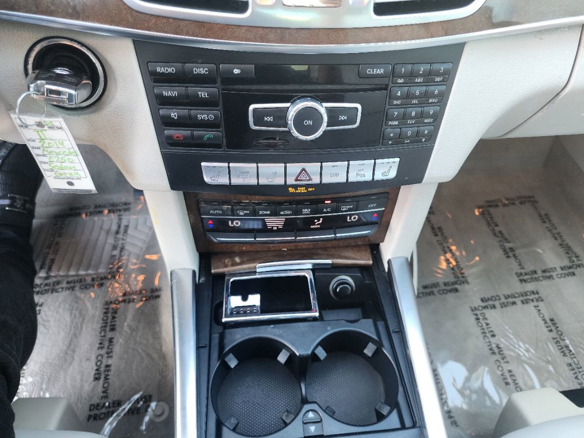 Used 2014 Mercedes-Benz E 250 BlueTEC Sedan image 19