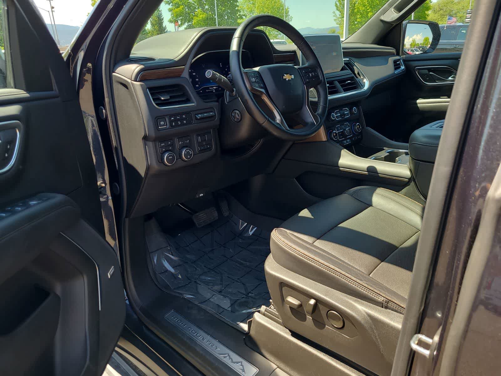 Used 2024 Chevrolet Tahoe High Country w/ Premium Package AWD/4WD image 10