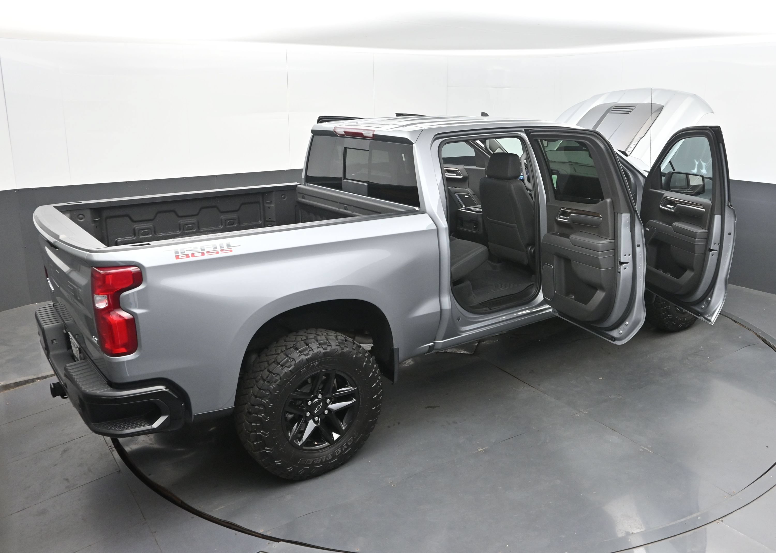 Used 2026 Chevrolet Silverado 1500 LT Trail Boss w/ LT Trail Boss Premium Package AWD/4WD image 44