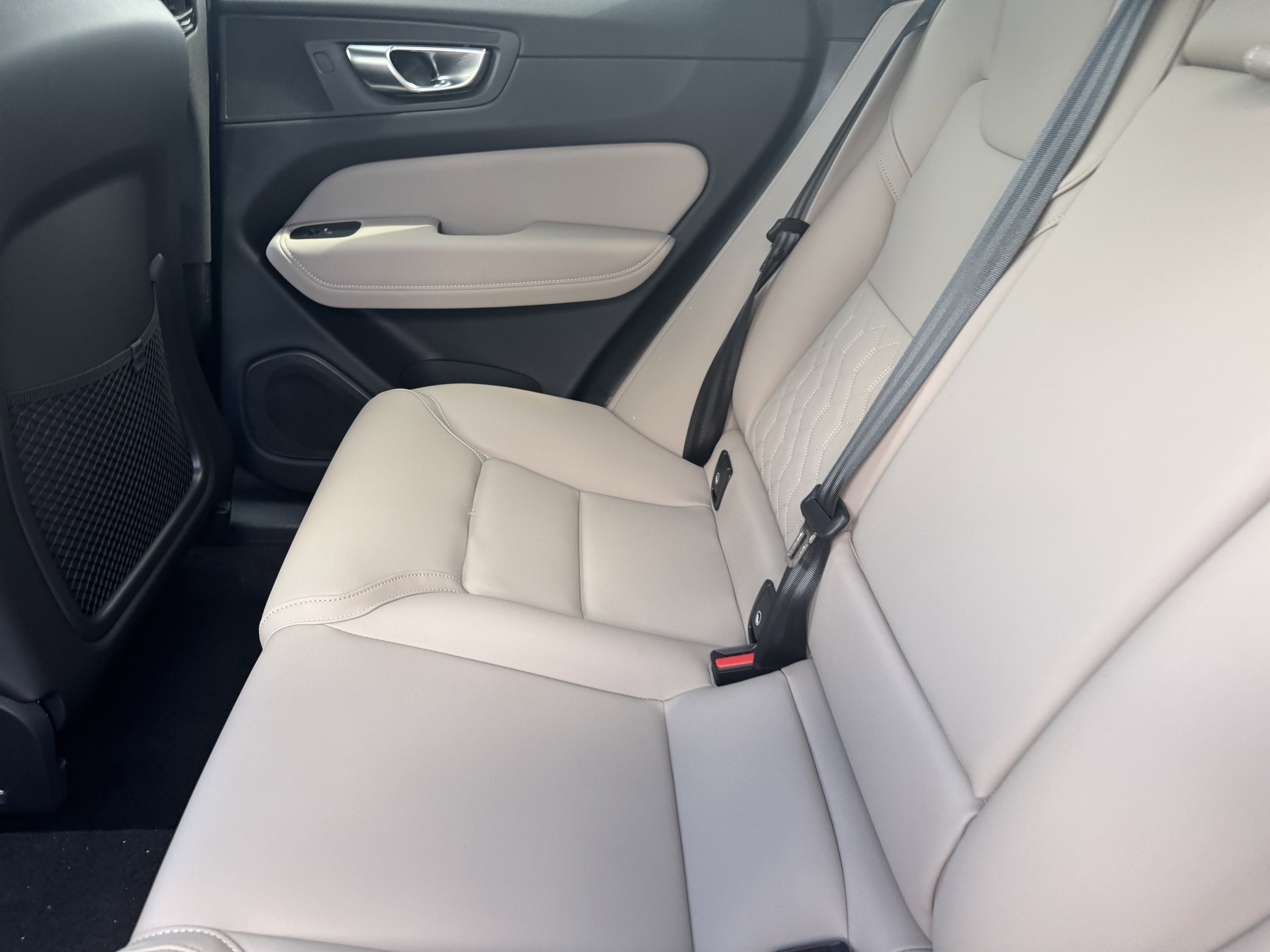 New 2026 Volvo XC60 B5 Core w/ Protection Package image 17