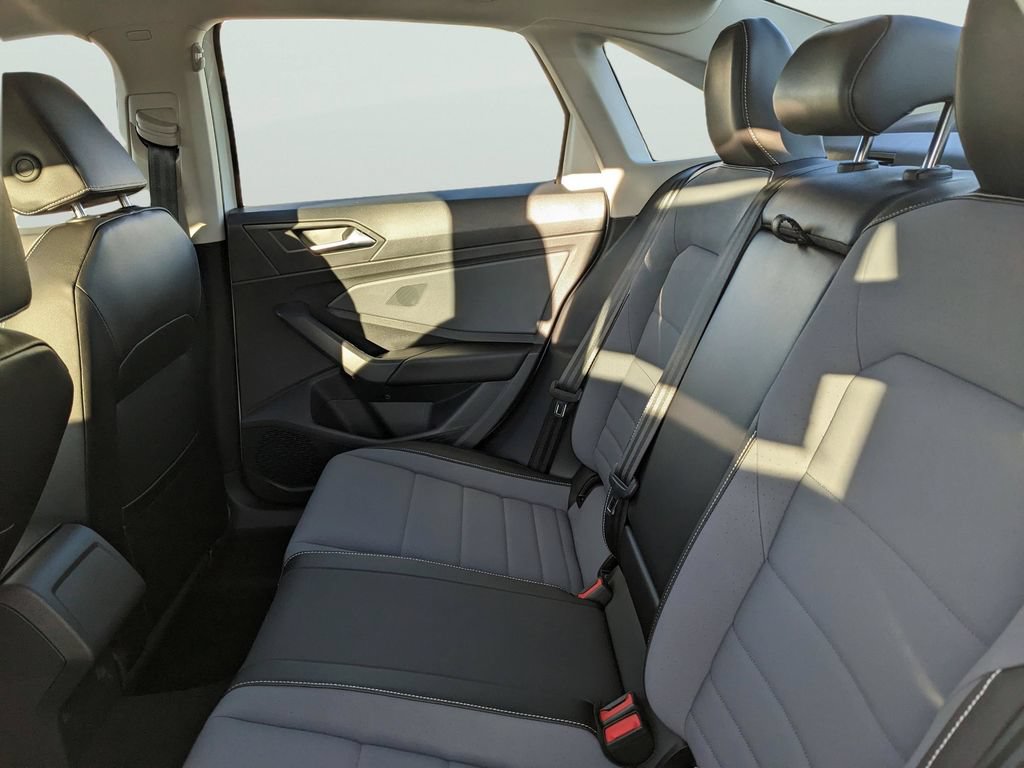 New 2026 Volkswagen Jetta SE FWD image 17