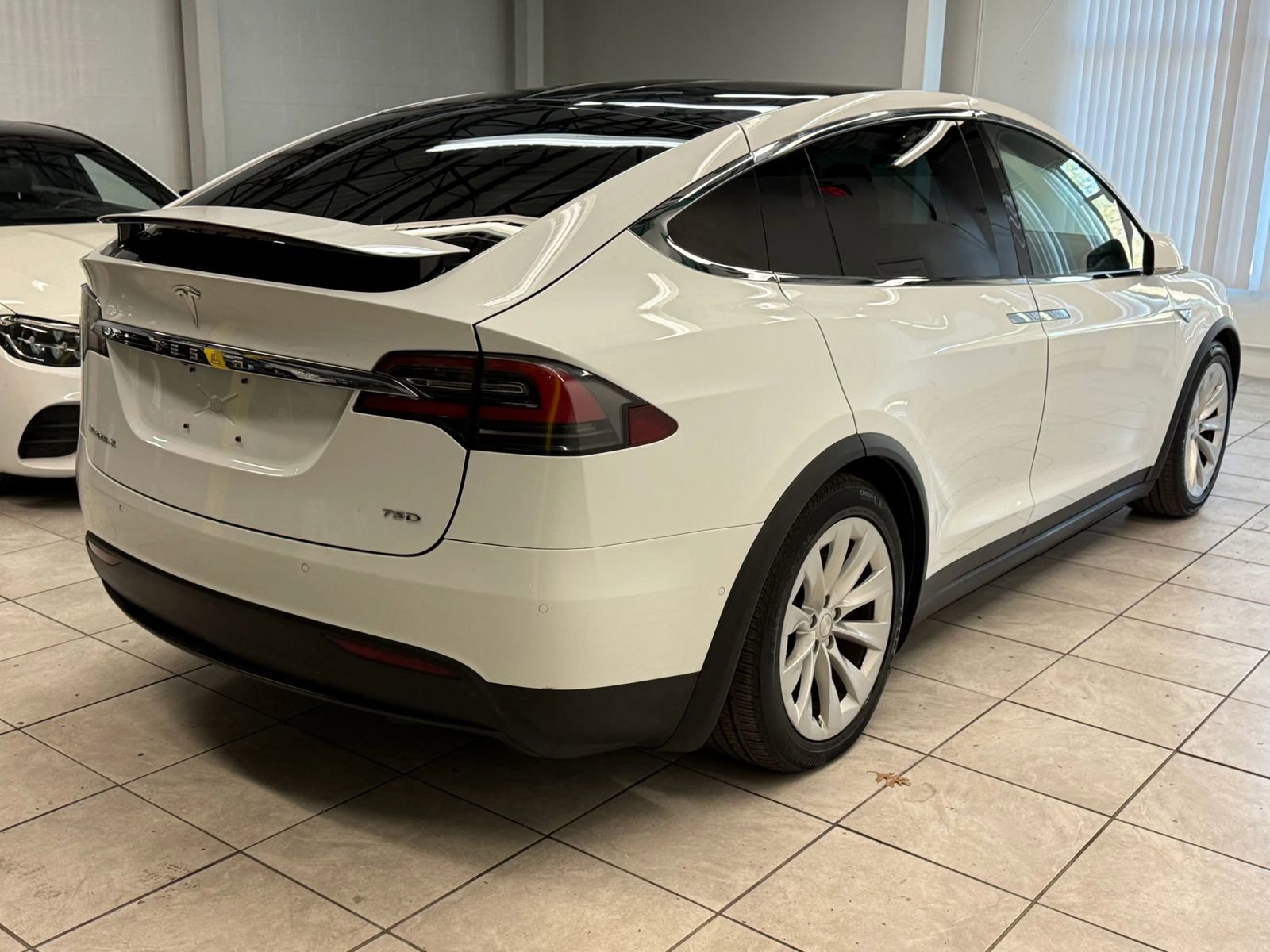Used 2016 Tesla Model X 75D AWD/4WD image 9