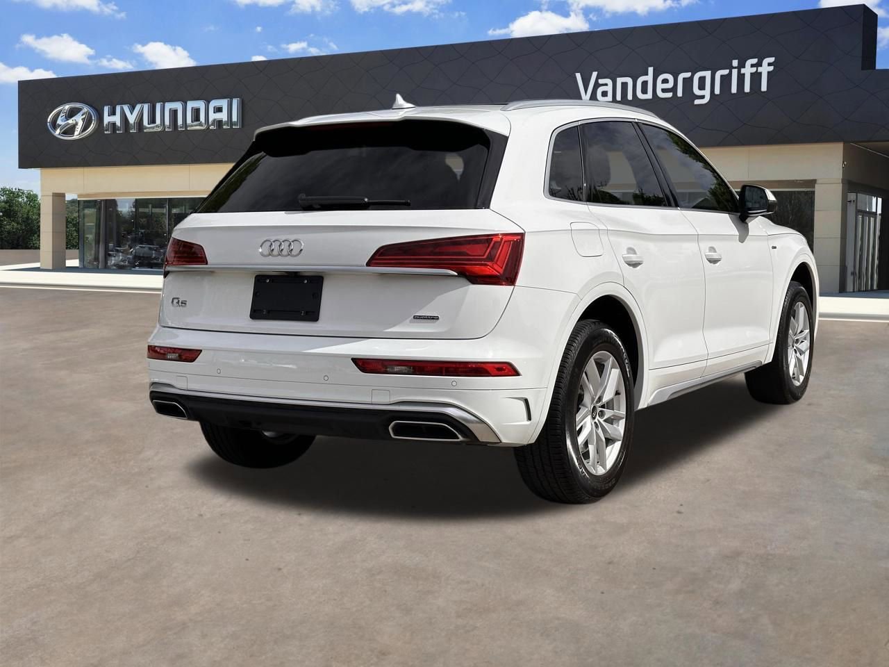 Used 2023 Audi Q5 2.0T Premium w/ Convenience Package image 10