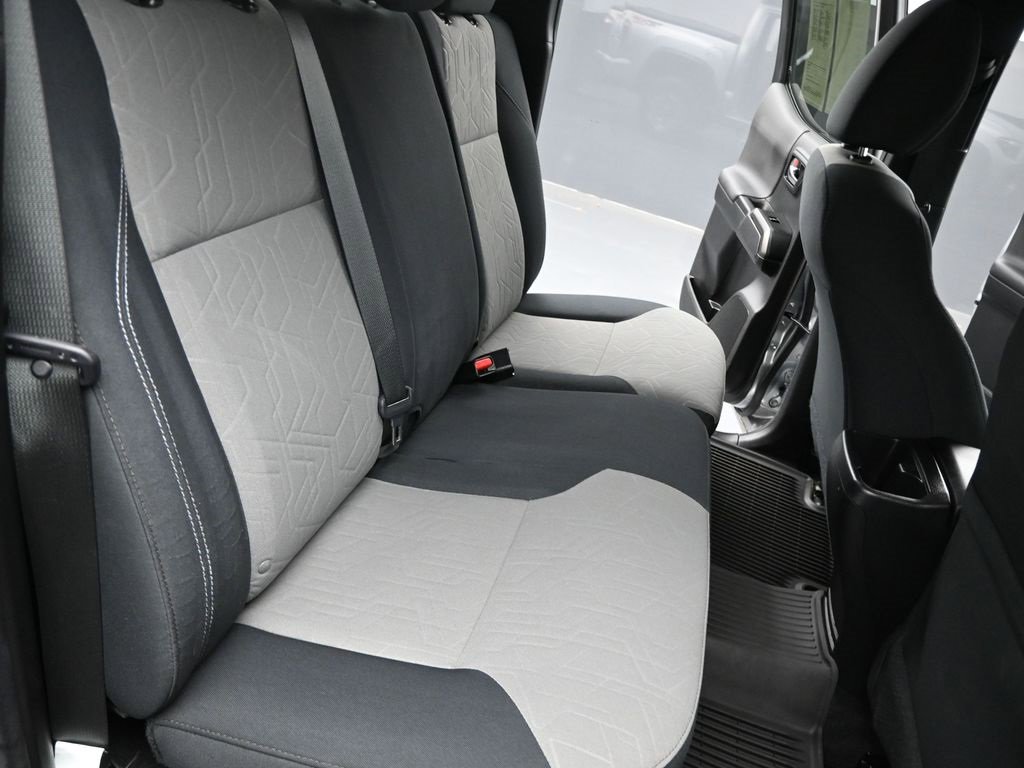 Used 2022 Toyota Tacoma TRD Off-Road image 25