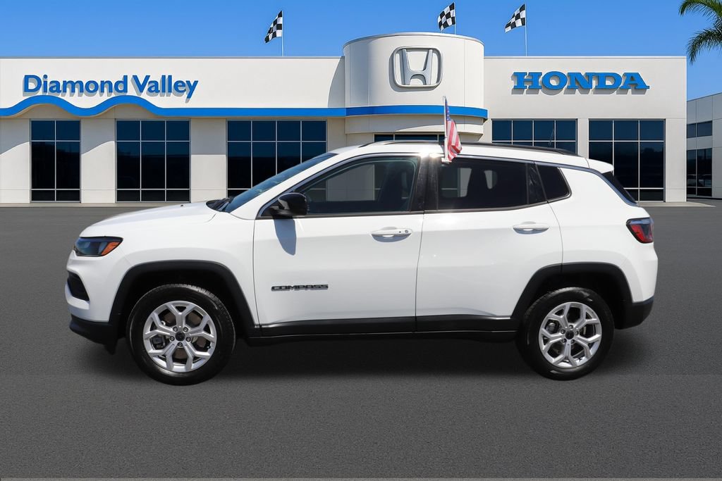 Used 2025 Jeep Compass Latitude AWD/4WD image 4